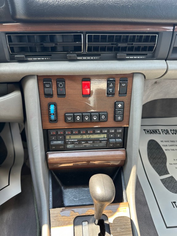 1988 Mercedes-Benz 420-Class Image 30