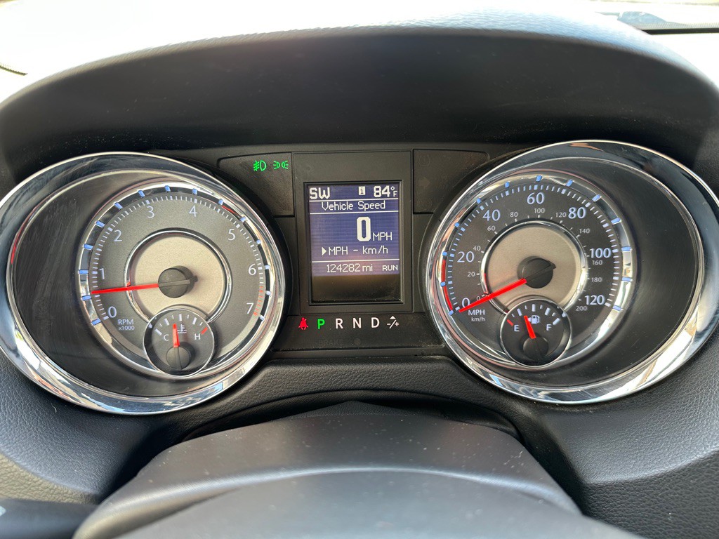 2013 Chrysler Town & Country Image 33