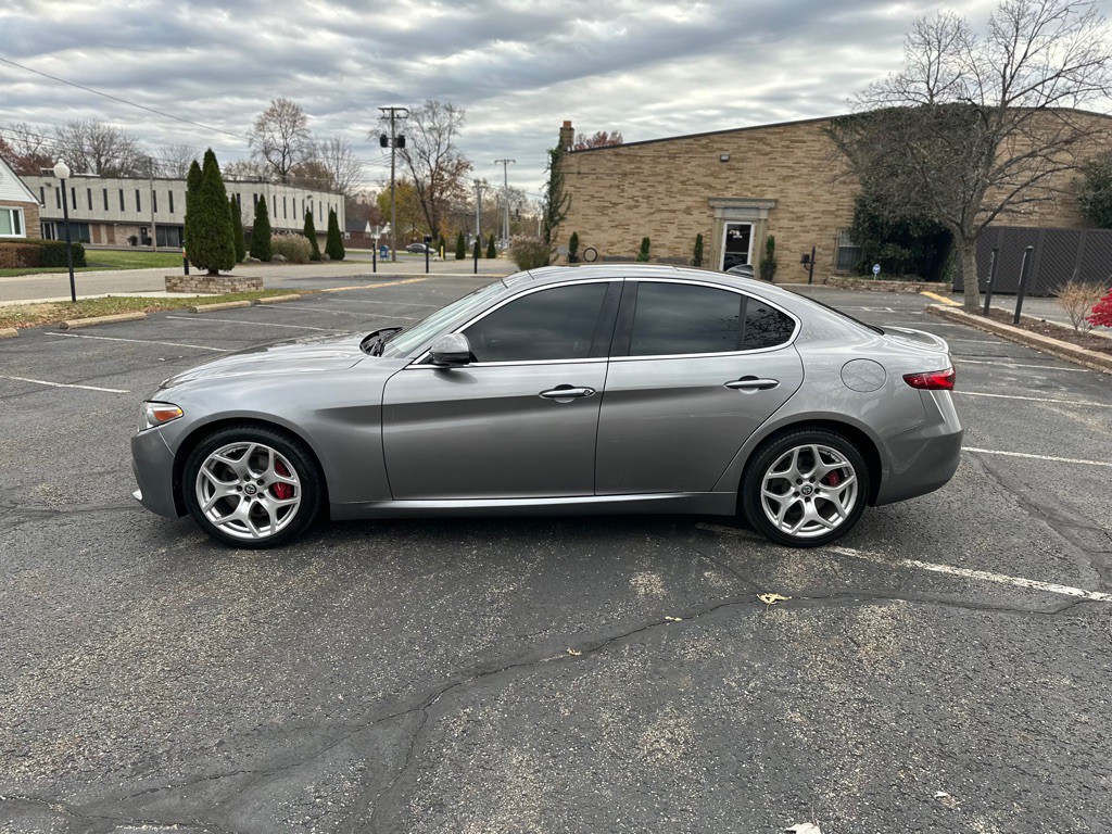 2018 Alfa Romeo Giulia Image 8