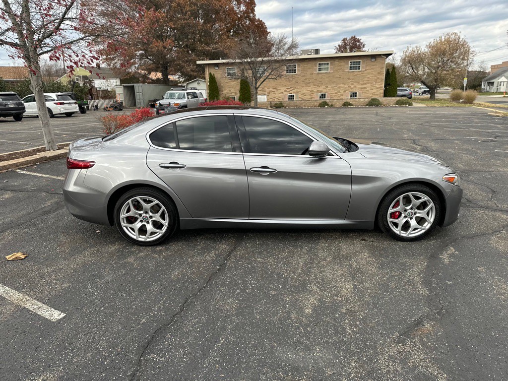 2018 Alfa Romeo Giulia Image 12