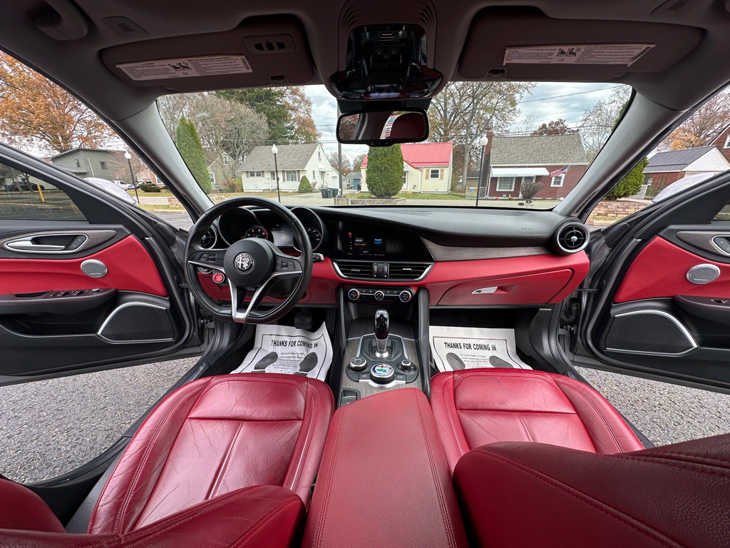 2018 Alfa Romeo Giulia Image 26