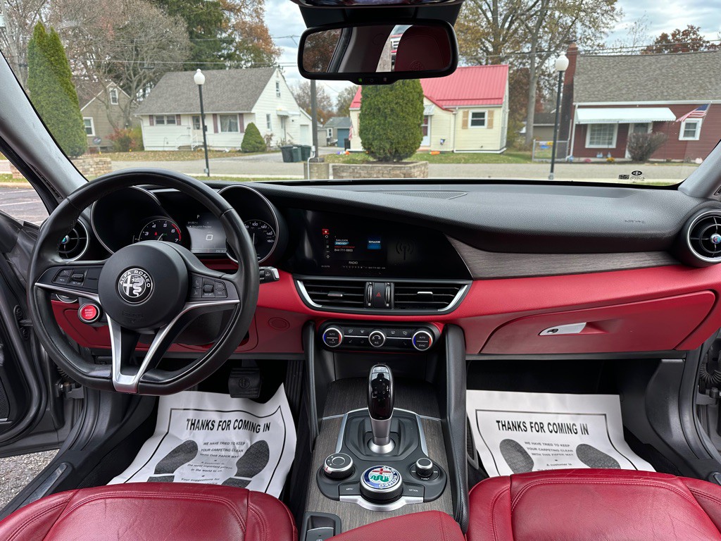 2018 Alfa Romeo Giulia Image 29