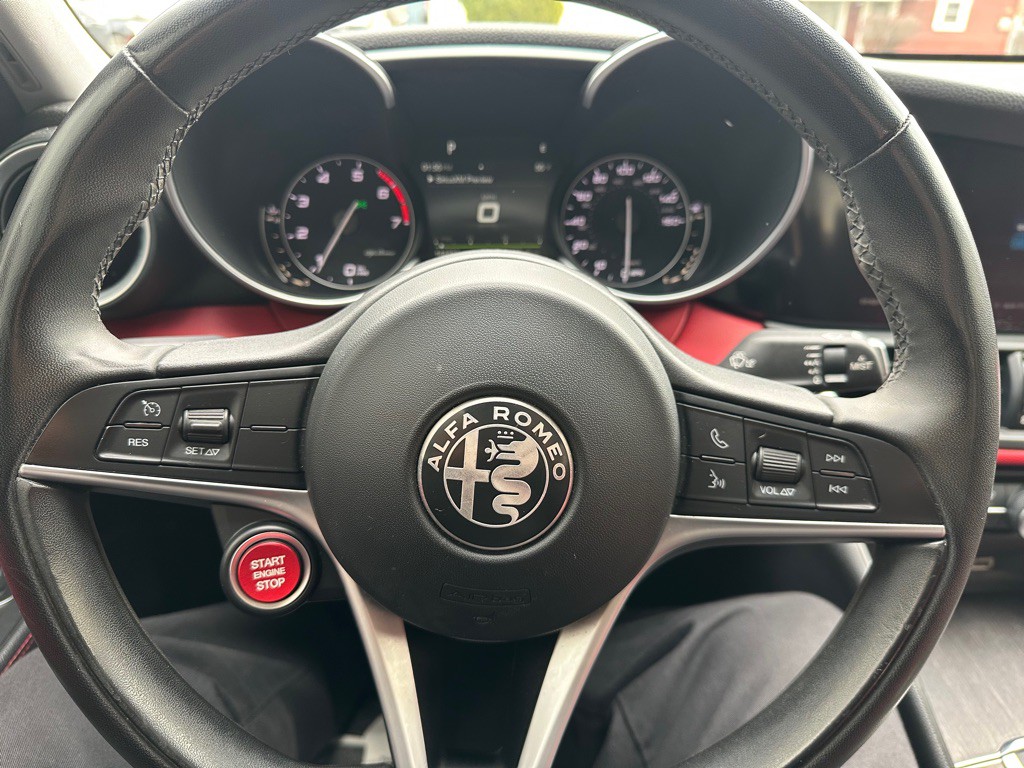 2018 Alfa Romeo Giulia Image 31