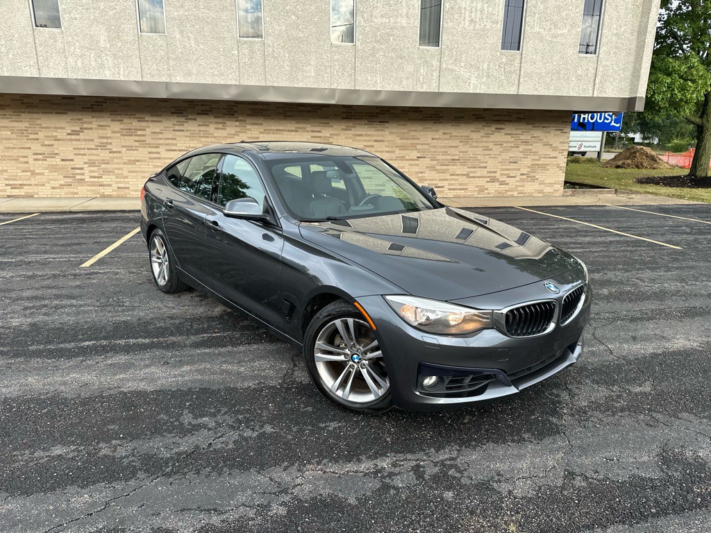 2016 BMW 3 Series Image 2