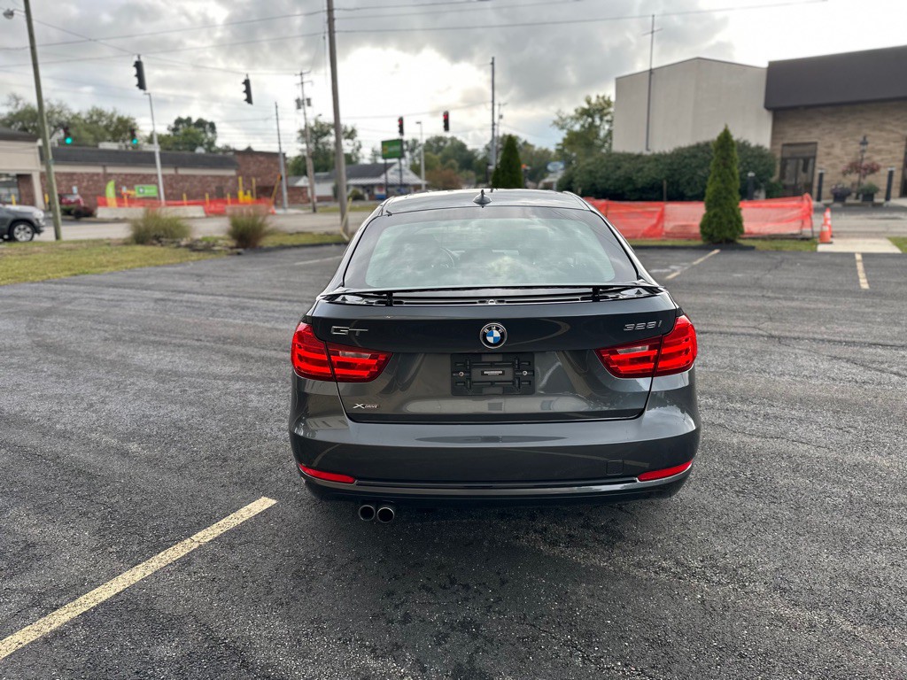 2016 BMW 3 Series Image 6