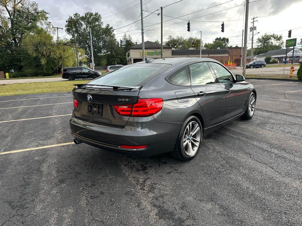 2016 BMW 3 Series Image 7