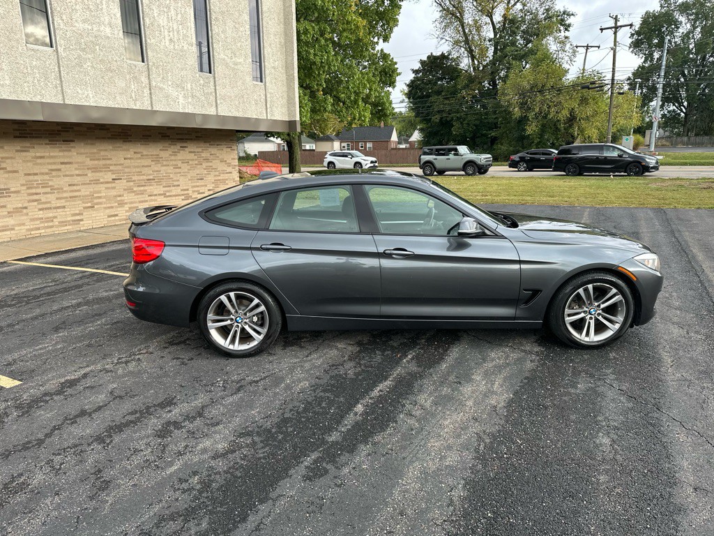 2016 BMW 3 Series Image 8