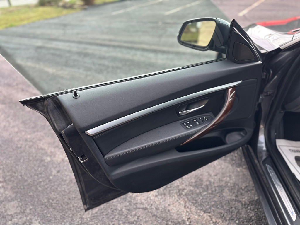 2016 BMW 3 Series Image 10