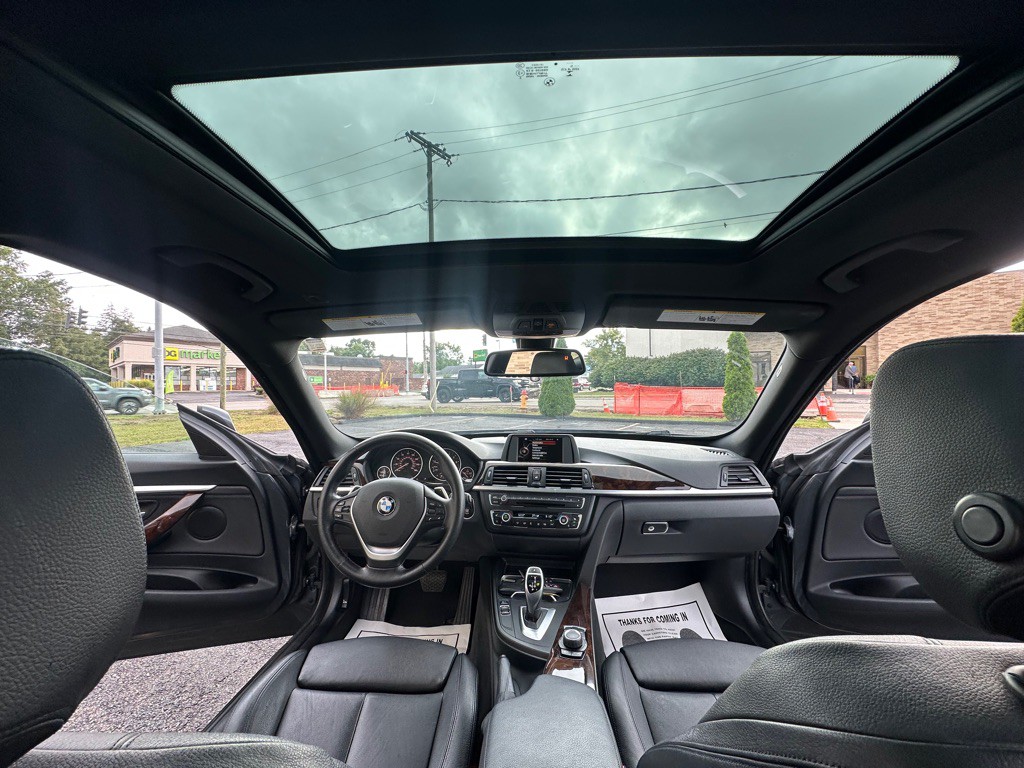 2016 BMW 3 Series Image 16