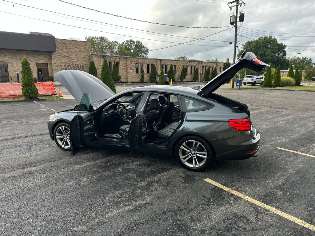 2016 BMW 3 Series Image 21