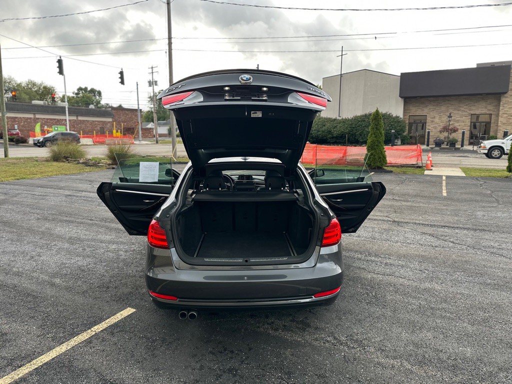 2016 BMW 3 Series Image 22