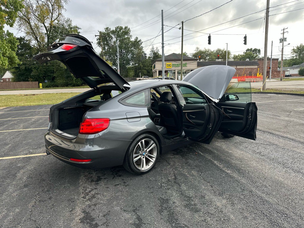 2016 BMW 3 Series Image 23