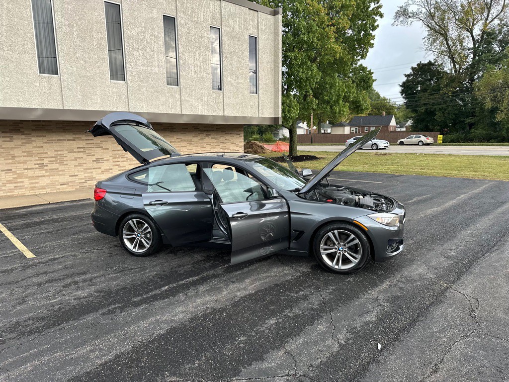 2016 BMW 3 Series Image 24