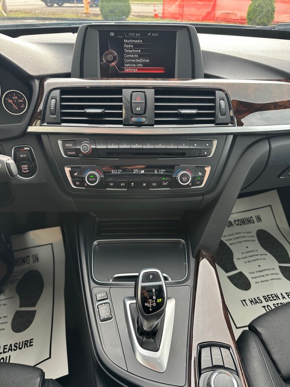 2016 BMW 3 Series Image 29