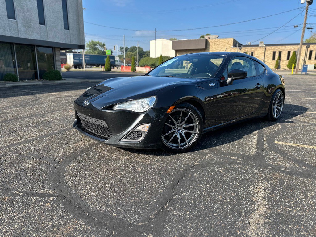 2013 Scion FR-S Image 2