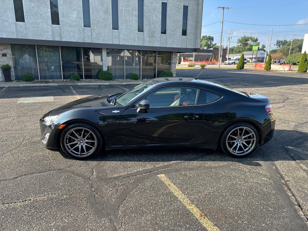 2013 Scion FR-S Image 6