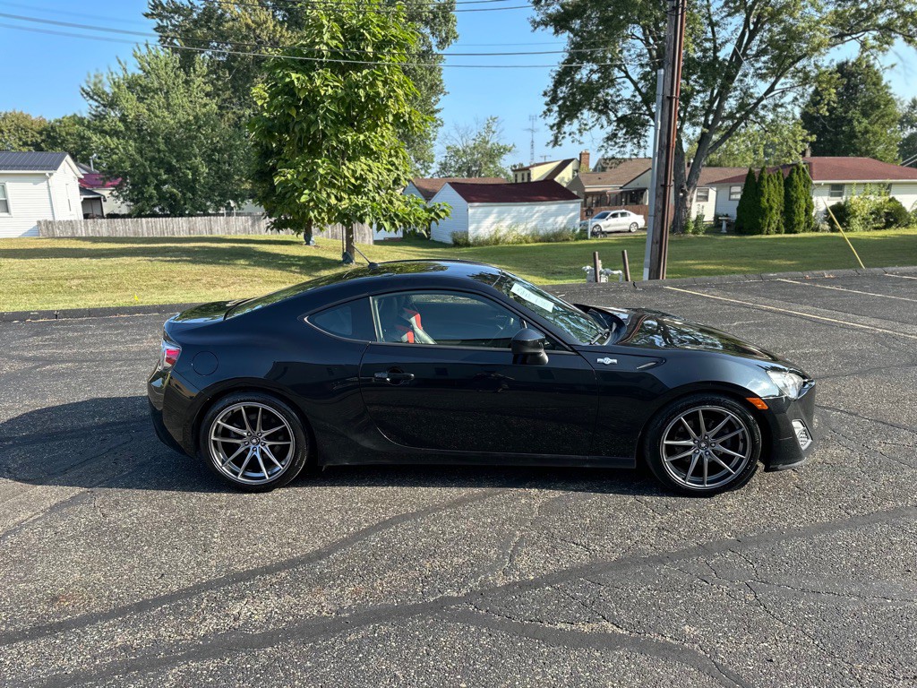 2013 Scion FR-S Image 10