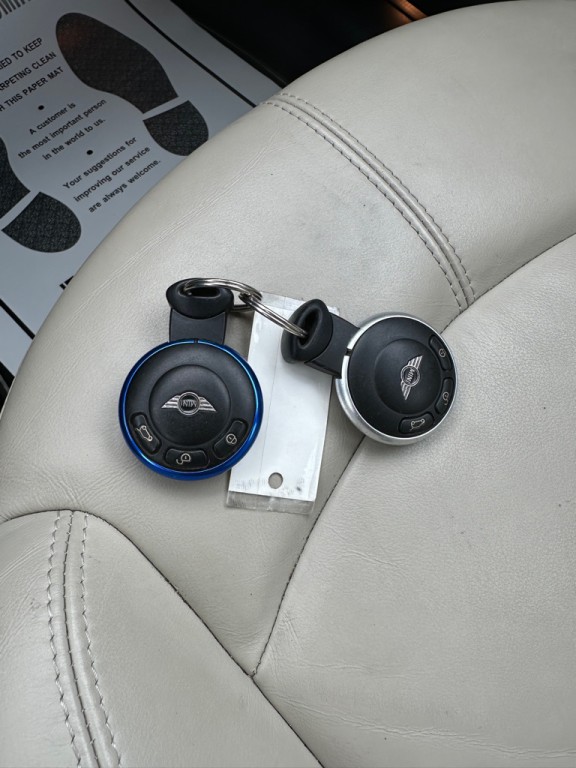 2012 MINI Cooper Image 32