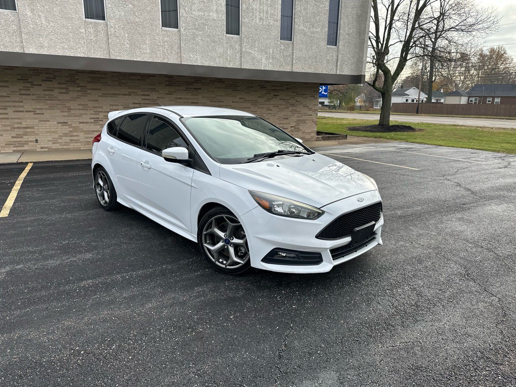 2017 Ford Focus Image 4