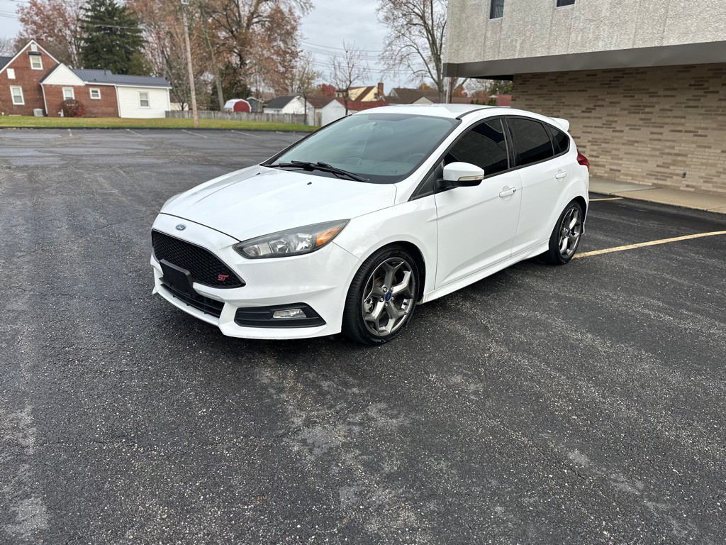 2017 Ford Focus Image 9