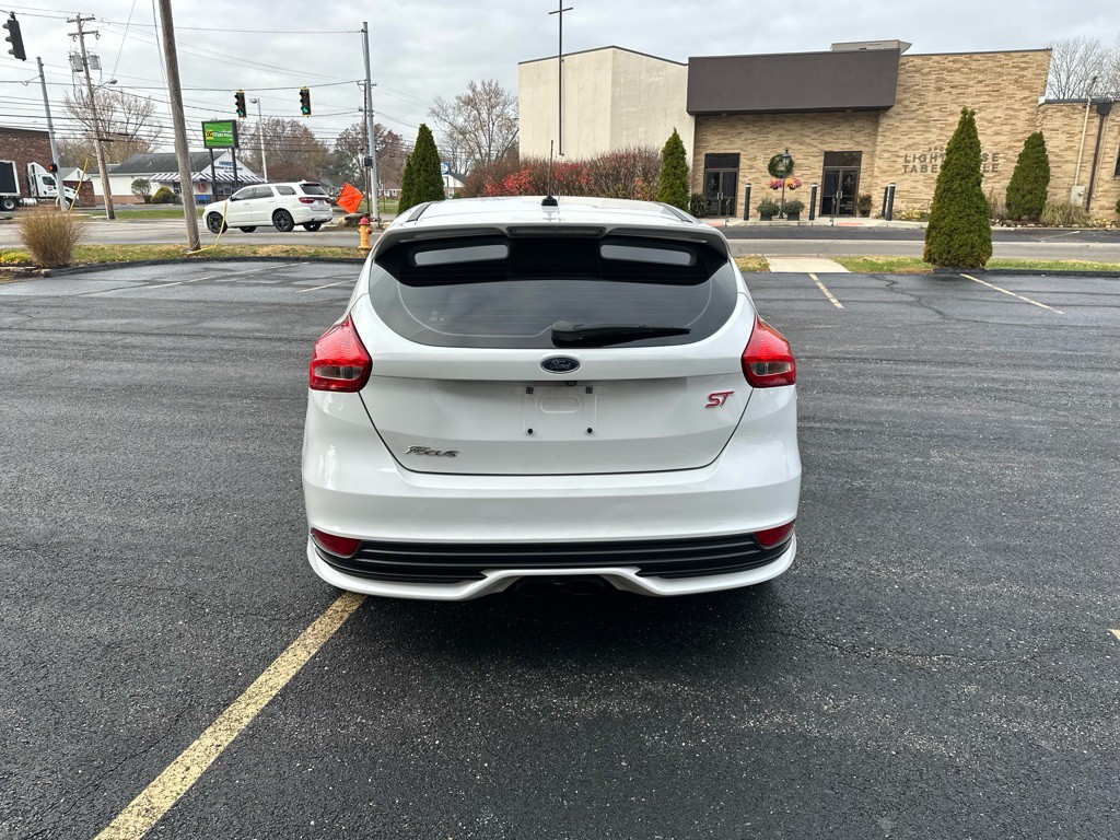 2017 Ford Focus Image 13