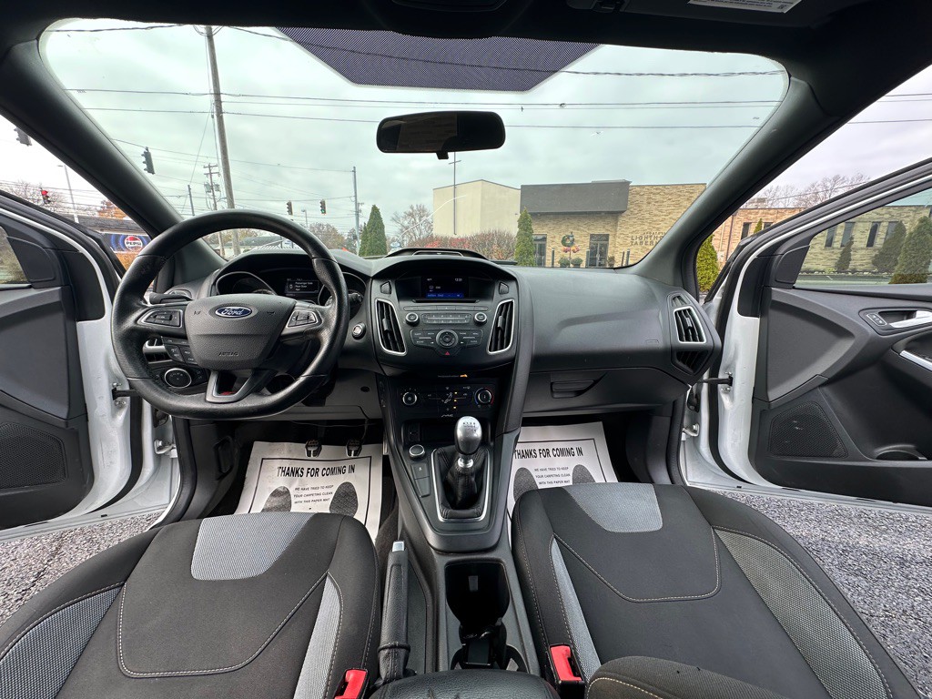 2017 Ford Focus Image 26