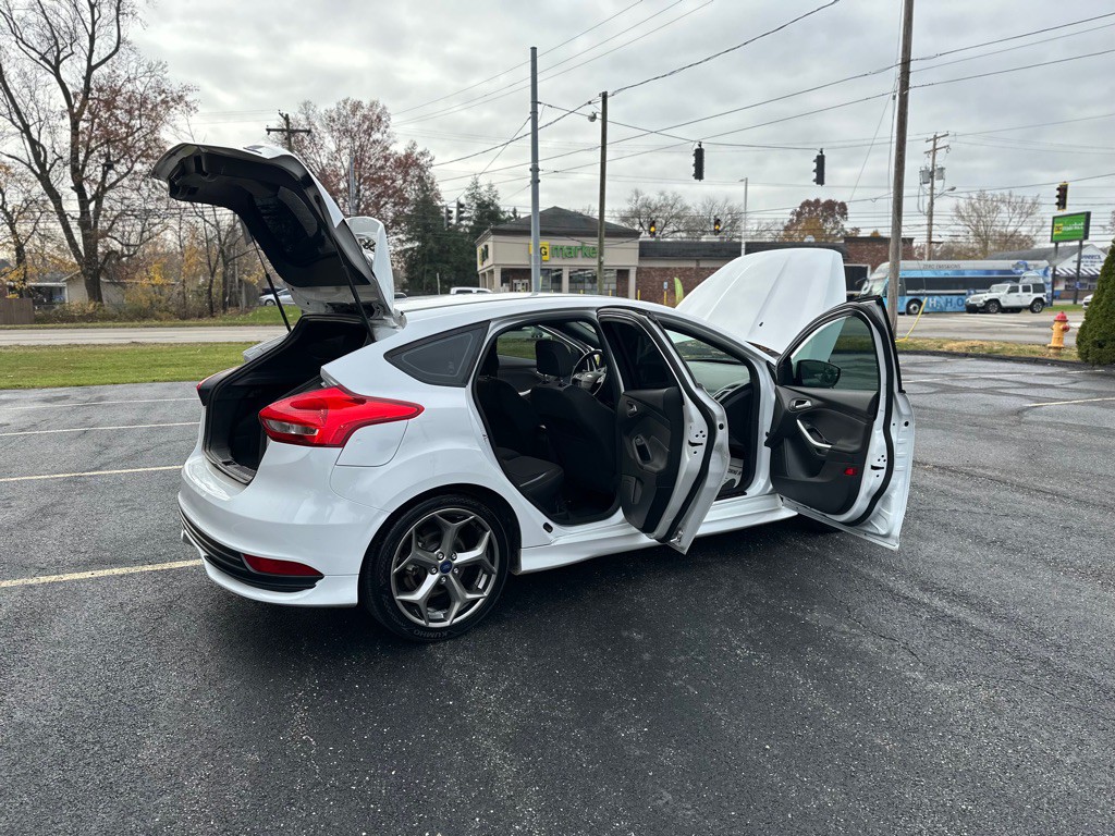 2017 Ford Focus Image 33