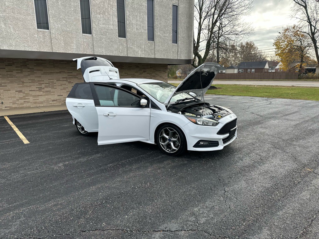 2017 Ford Focus Image 34