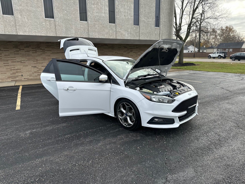 2017 Ford Focus Image 35
