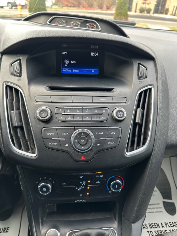 2017 Ford Focus Image 38