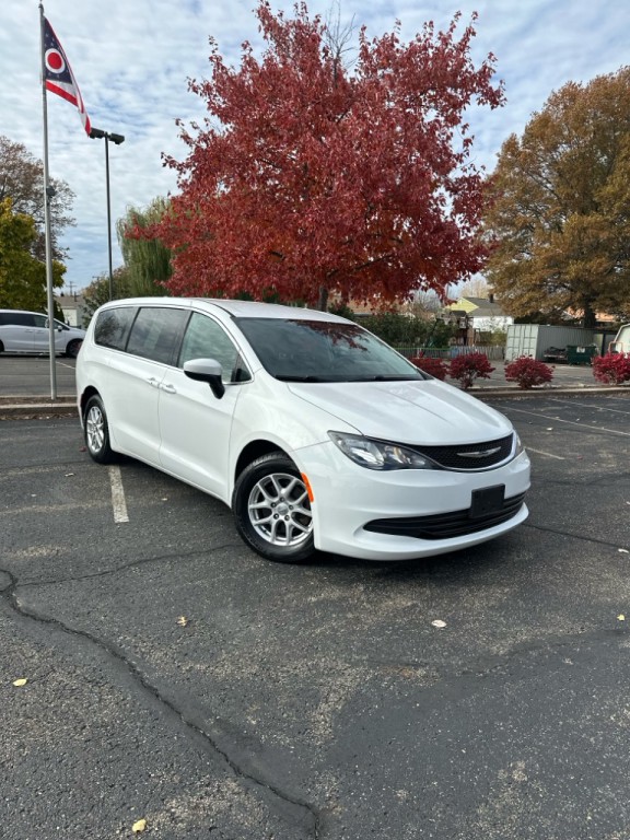 2017 Chrysler Pacifica Image 3