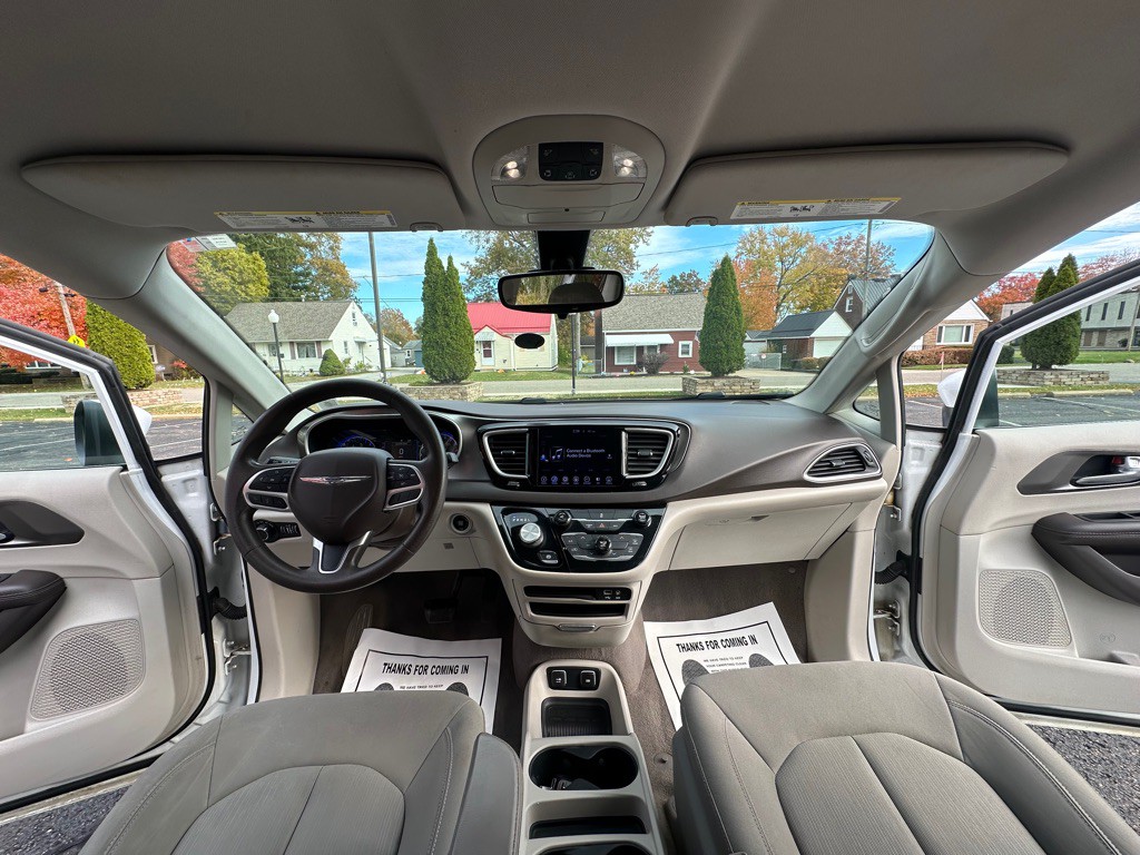 2017 Chrysler Pacifica Image 20
