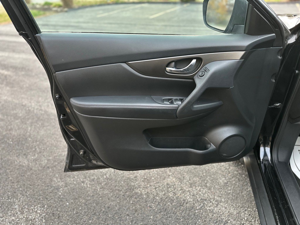 2014 Nissan Rogue Image 12