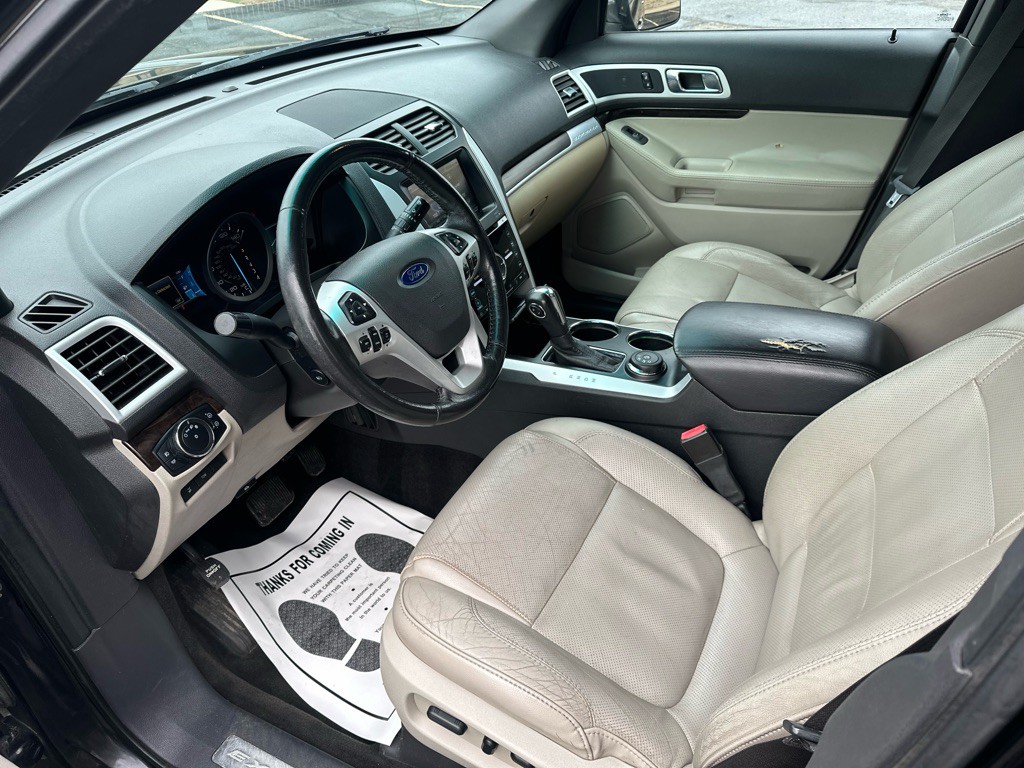 2011 Ford Explorer Image 14