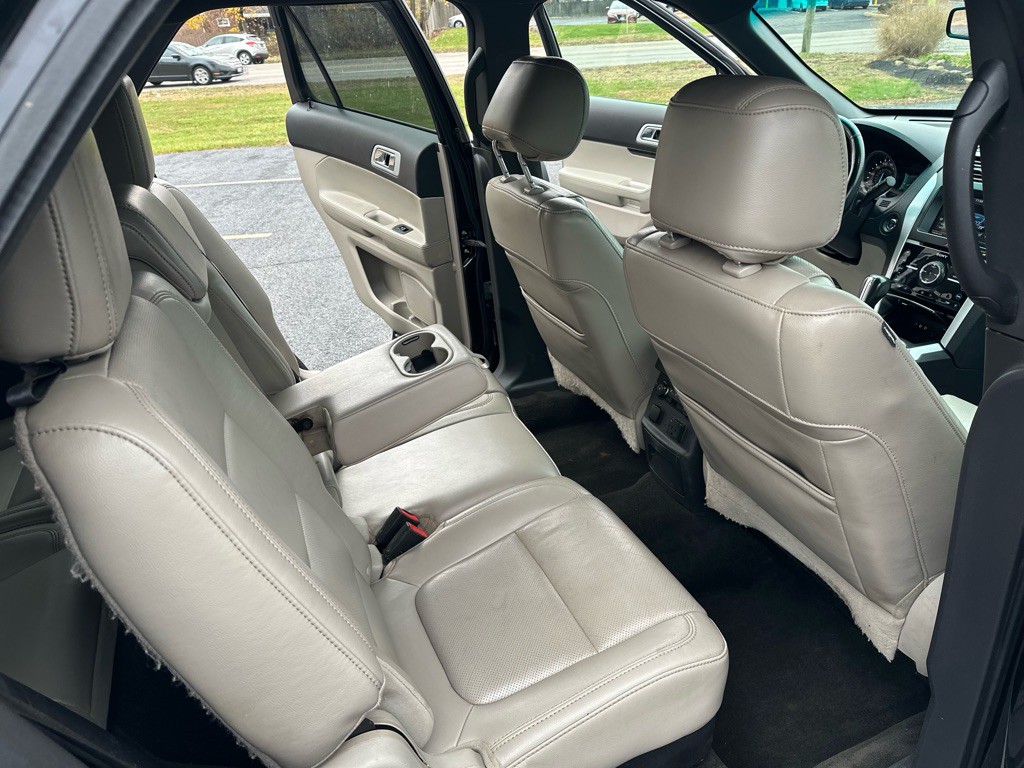 2011 Ford Explorer Image 19