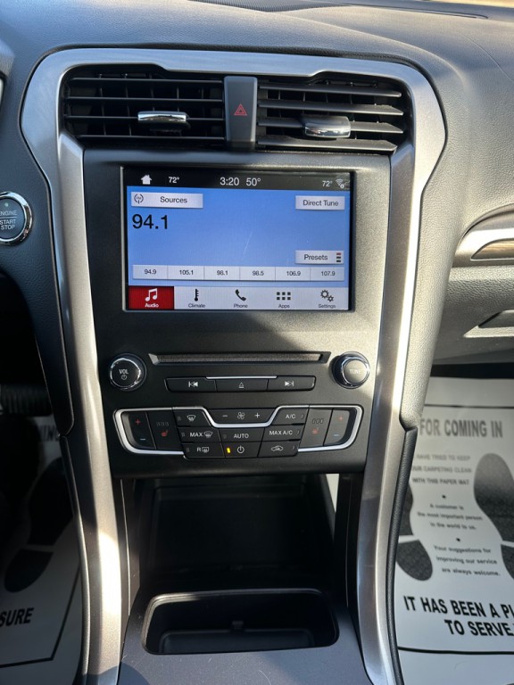 2017 Ford Fusion Image 32