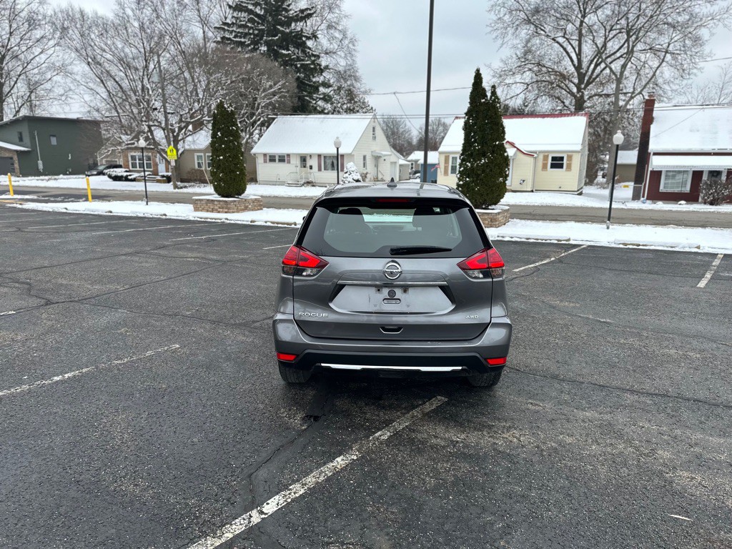 2017 Nissan Rogue Image 11