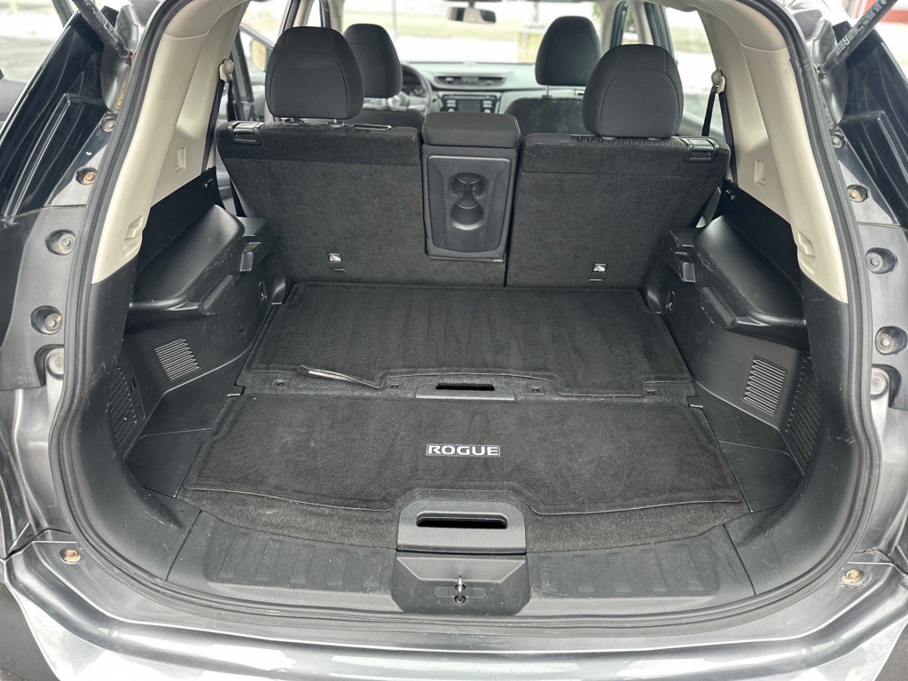 2017 Nissan Rogue Image 18