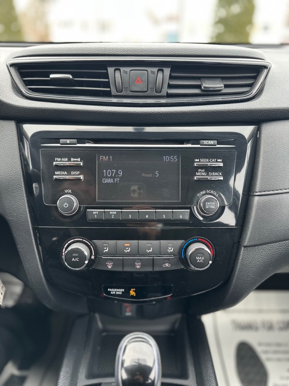 2017 Nissan Rogue Image 30