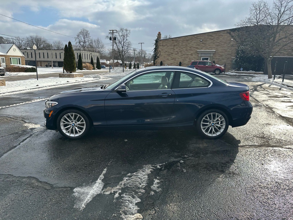 2016 BMW 2 Series Image 8