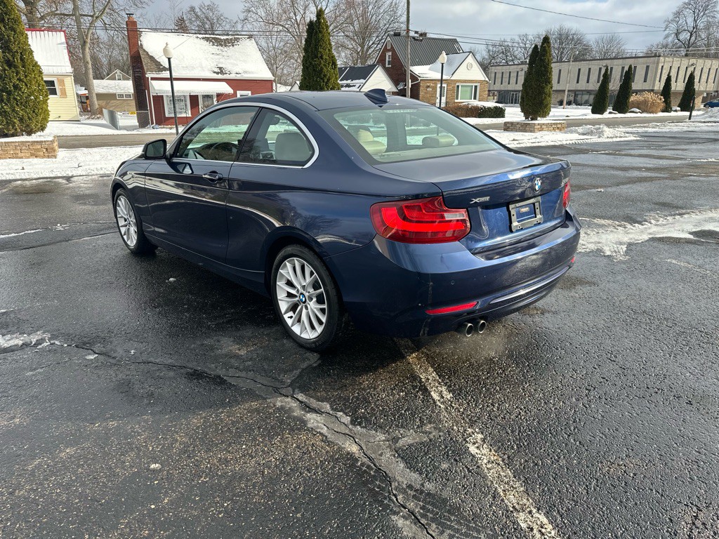 2016 BMW 2 Series Image 9