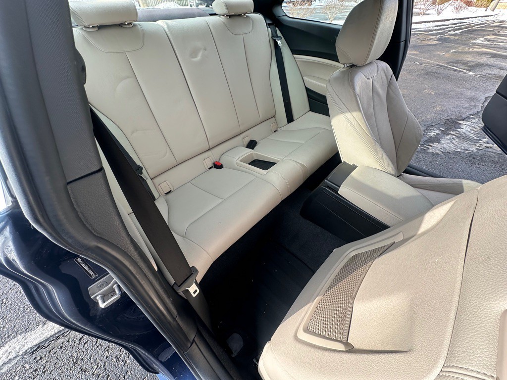 2016 BMW 2 Series Image 19