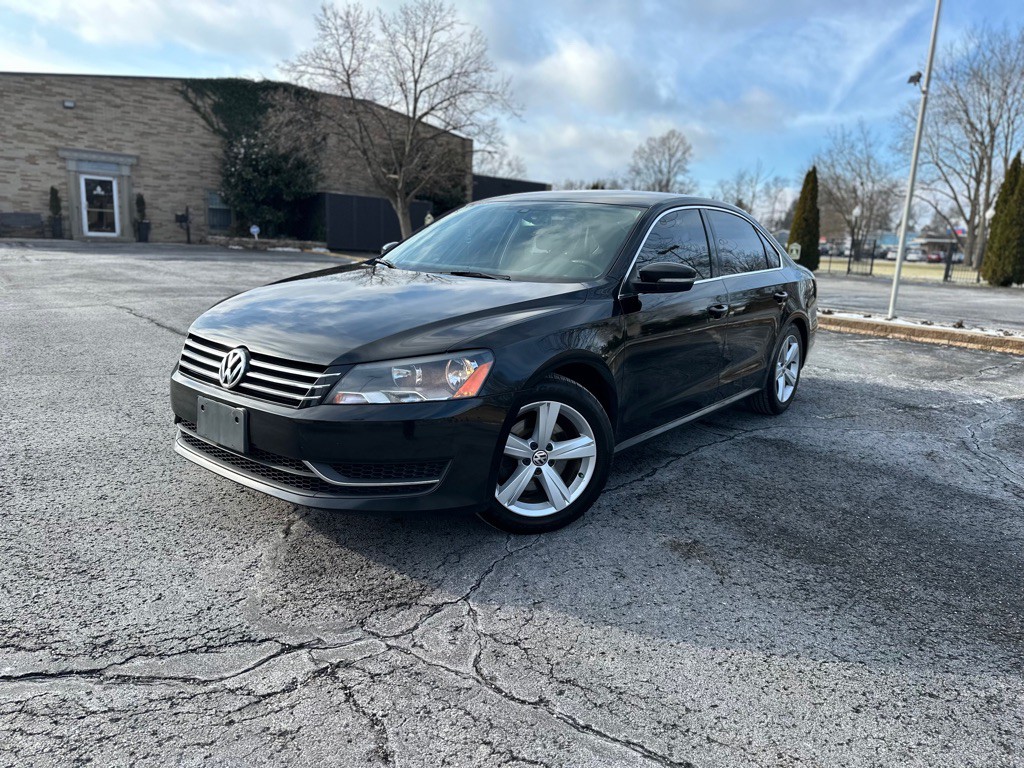 2013 Volkswagen Passat Image 2