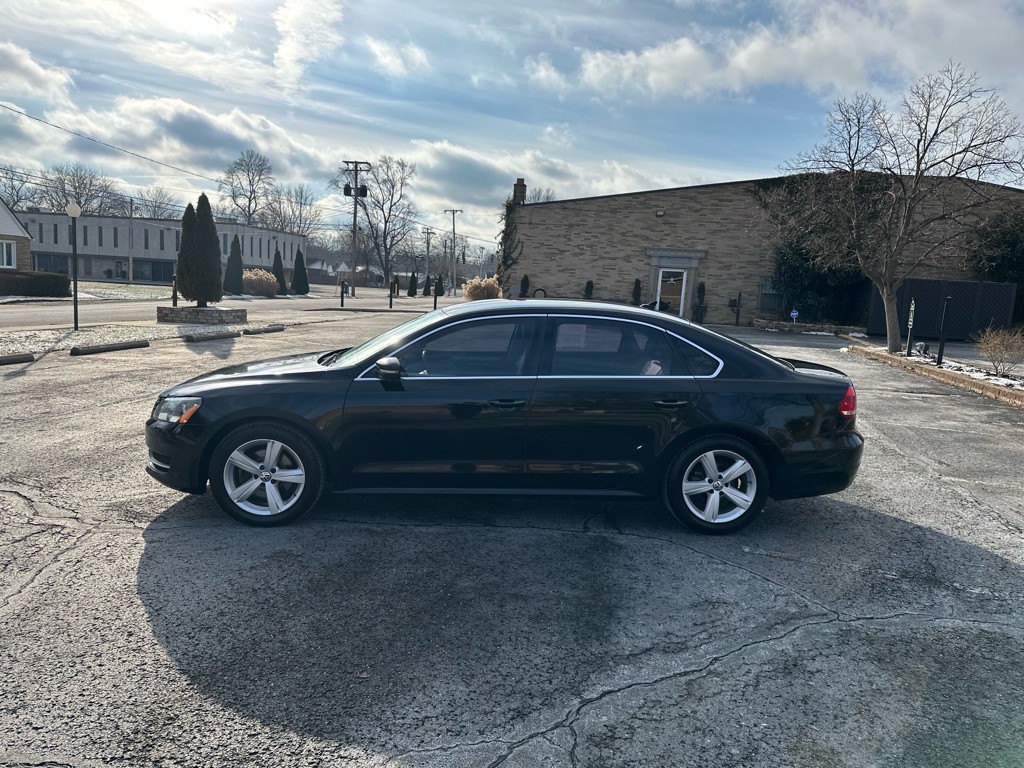 2013 Volkswagen Passat Image 9