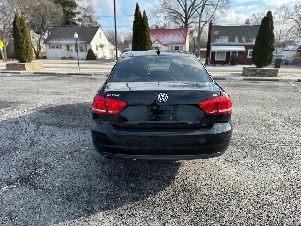 2013 Volkswagen Passat Image 11