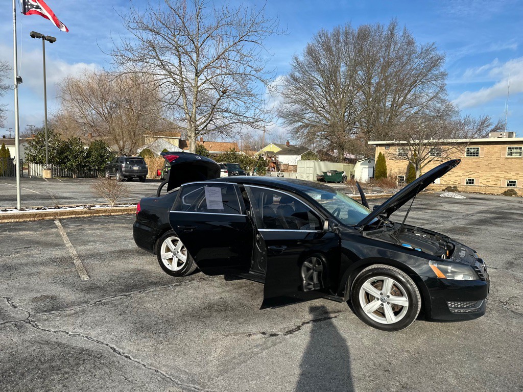 2013 Volkswagen Passat Image 28