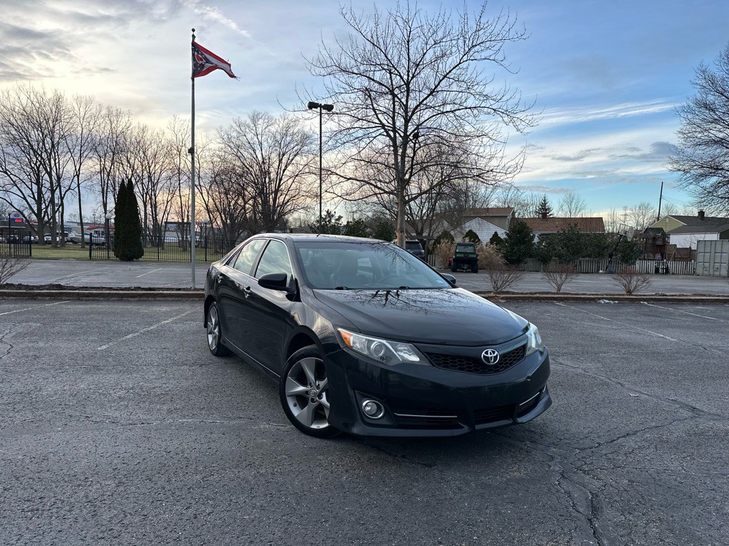 2012 Toyota Camry Image 5