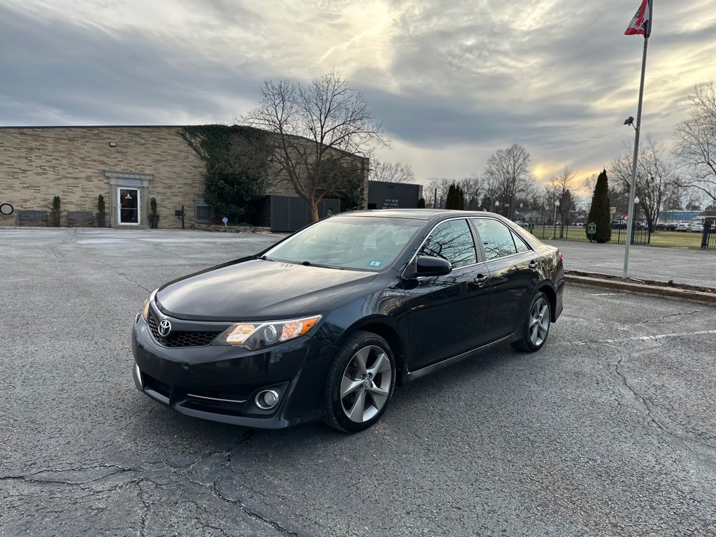 2012 Toyota Camry Image 8