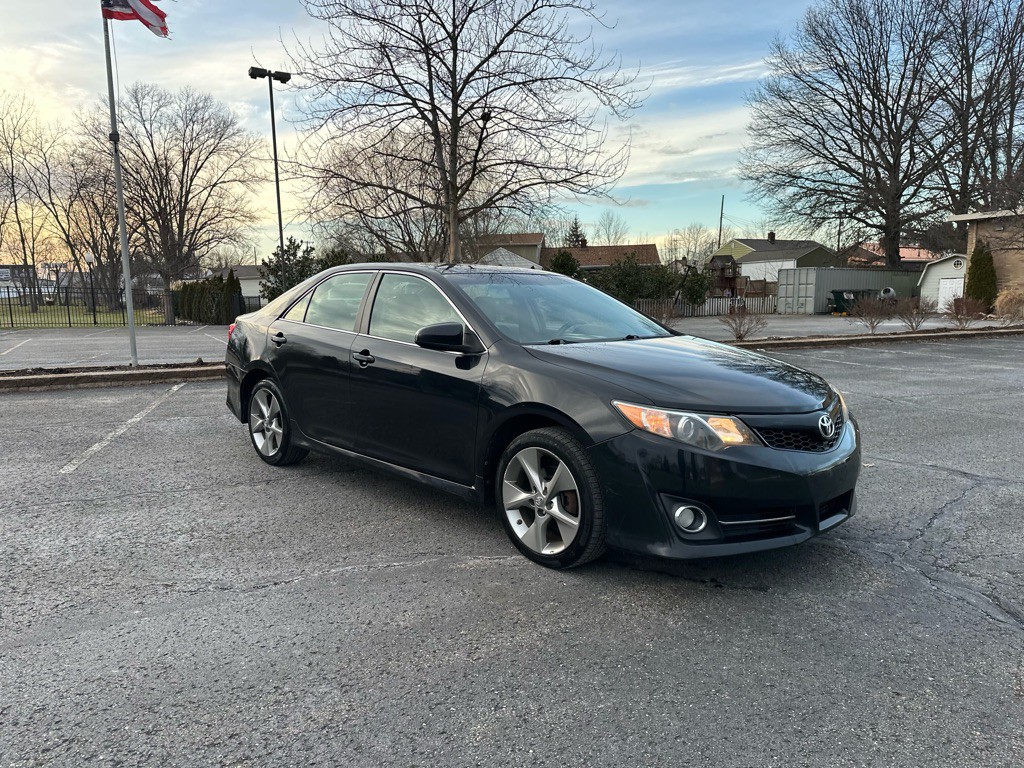 2012 Toyota Camry Image 14