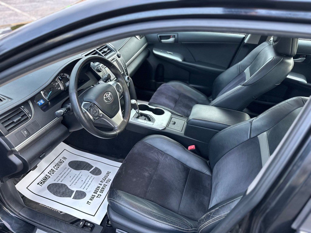 2012 Toyota Camry Image 16